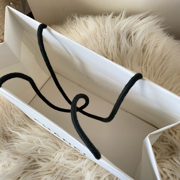 Chanel white paper shopping bag - Picture 5 of 6